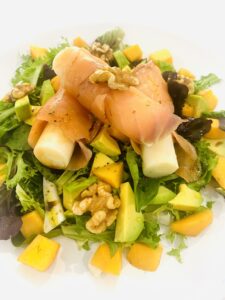 Ensalada de salmón y mango